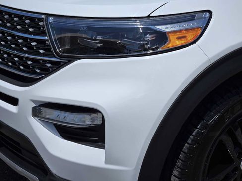 Used 2023 Ford Explorer XLT w/ Equipment Group 202A RWD image 9