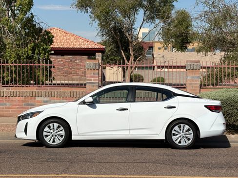 Used 2024 Nissan Sentra S FWD image 3