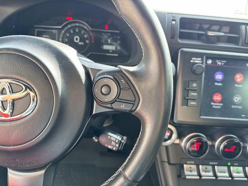 Used 2023 Toyota GR86 Premium image 24