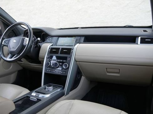 Used 2016 Land Rover Discovery Sport HSE AWD/4WD image 11