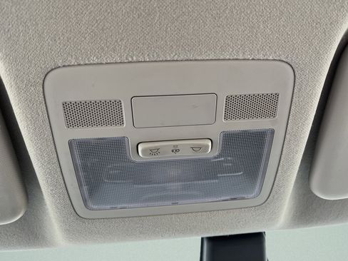 Used 2023 Hyundai Venue SE image 20