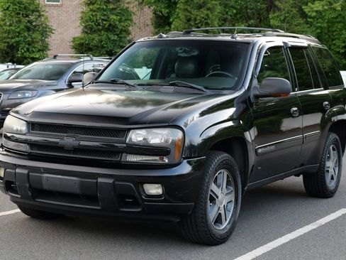 Used 2004 Chevrolet TrailBlazer LT w/ LT Preferred Equipment Group AWD/4WD image 3