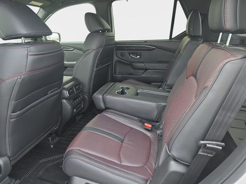 New 2025 Honda Pilot Black Edition image 15