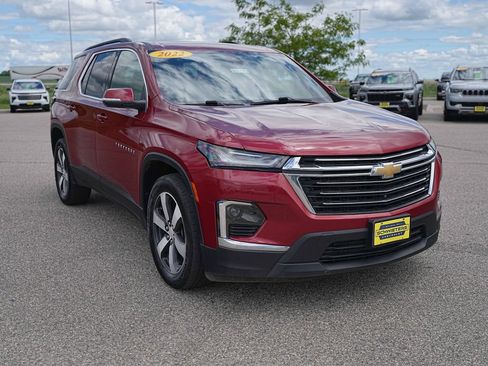 Used 2022 Chevrolet Traverse LT w/ LT Premium Package AWD/4WD image 4