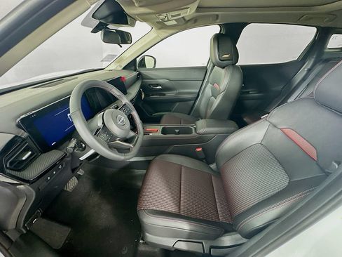 New 2026 Nissan Kicks SR w/ SR Premium Package FWD image 28