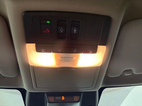 Used 2023 Nissan Rogue SL image 21