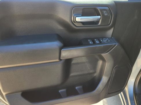 Used 2023 Chevrolet Silverado 1500 Custom image 18