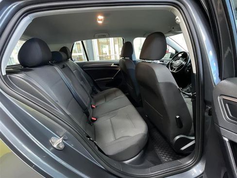 Used 2018 Volkswagen Golf S image 21