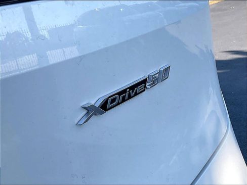 Used 2023 BMW iX xDrive50 w/ Sport Package AWD/4WD image 10