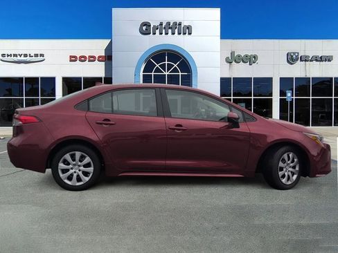 Used 2024 Toyota Corolla LE image 3