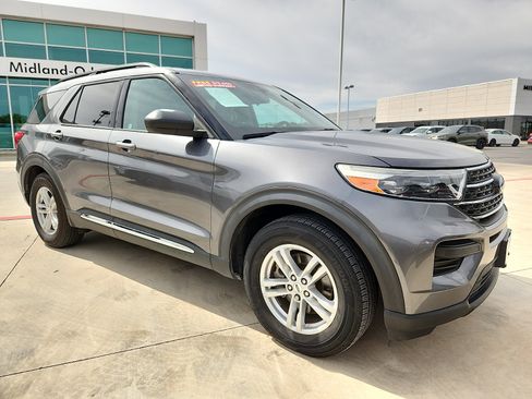 Used 2022 Ford Explorer XLT RWD image 8