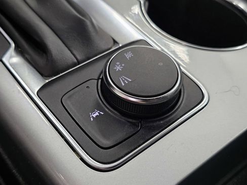 Used 2025 Chevrolet Blazer LT FWD image 19