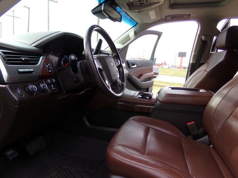 Used 2019 Chevrolet Suburban Premier image 18