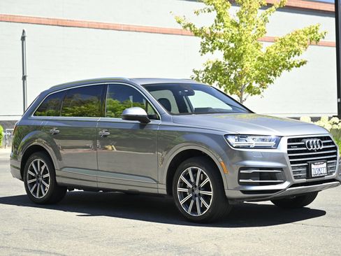 Used 2017 Audi Q7 3.0T Premium Plus w/ Premium Plus Package AWD/4WD image 1