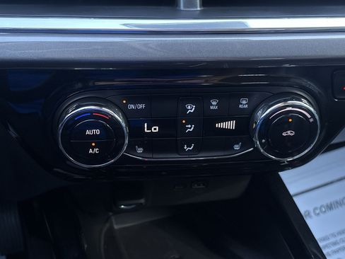 Used 2025 Chevrolet Trax ACTIV w/ Sunroof Package FWD image 20