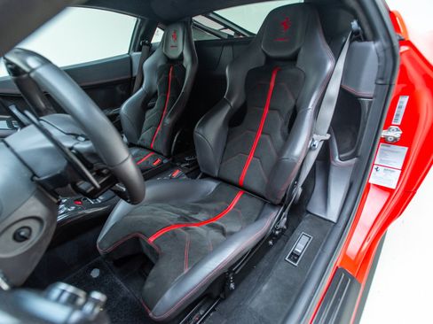 Used 2011 Ferrari 458 Italia Coupe RWD image 52