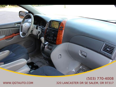 Used 2010 Toyota Sienna XLE Limited FWD image 23