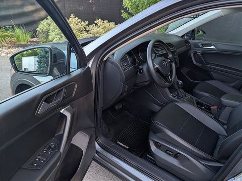 Certified 2021 Volkswagen Tiguan SE FWD image 27