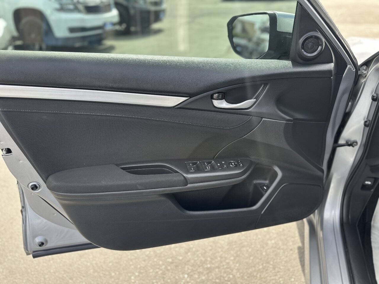 Used 2018 Honda Civic EX image 9