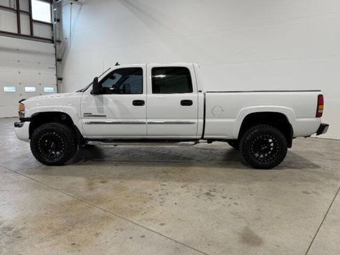 Used 2006 GMC Sierra 2500 SLE w/ Onstar Plus Package AWD/4WD image 12