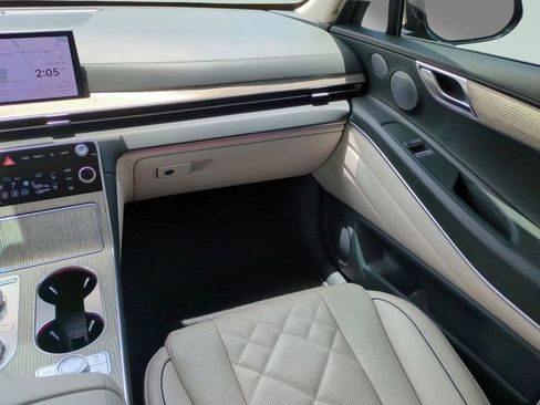 Used 2025 Genesis GV80 3.5T Prestige image 15