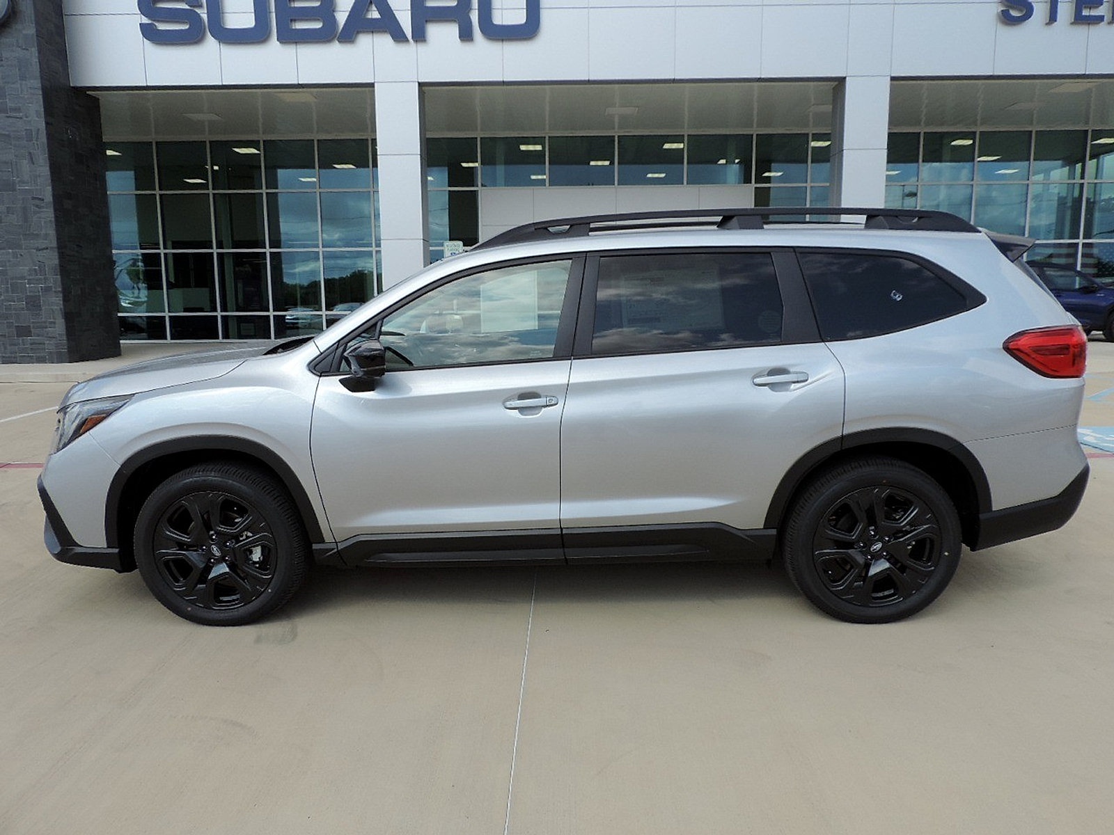Used 2025 Subaru Ascent Bronze Edition AWD/4WD image 8