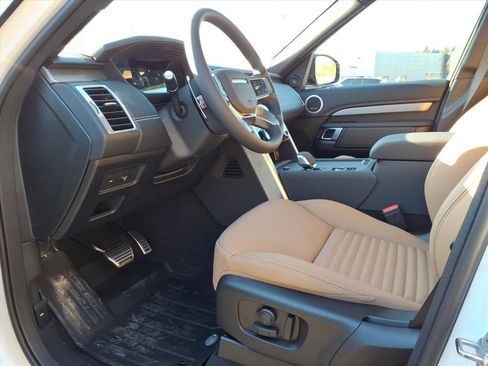 New 2026 Land Rover Discovery Limited Edition image 18