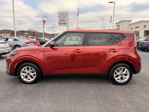 Used 2024 Kia Soul LX w/ Option Group 015 image 8