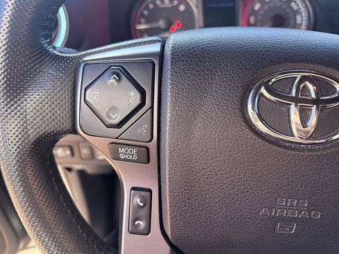 Used 2022 Toyota Tacoma TRD Off-Road image 19