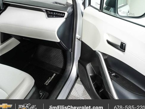 Used 2022 Toyota Corolla Cross L FWD image 23
