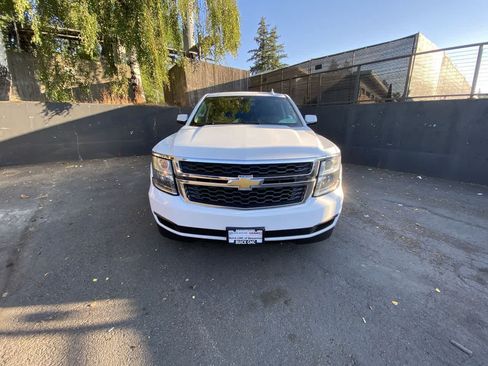 Used 2018 Chevrolet Suburban LT AWD/4WD image 9