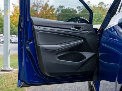 Used 2024 Volkswagen Golf R 2.0T image 15