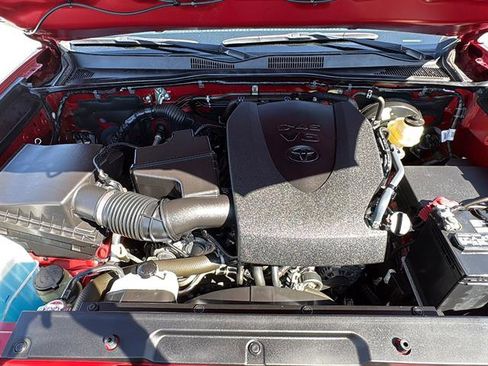 Used 2022 Toyota Tacoma SR w/ SX Package image 27