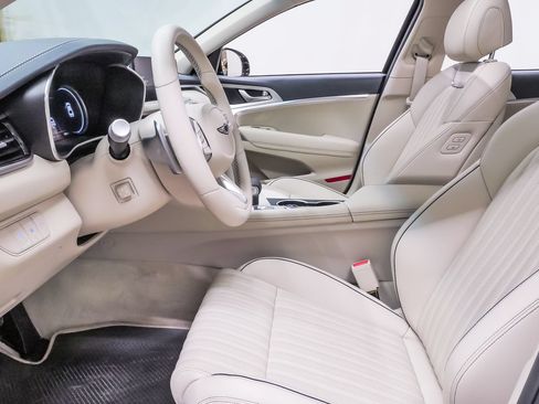 Certified 2026 Genesis G70 2.5T Prestige RWD image 9