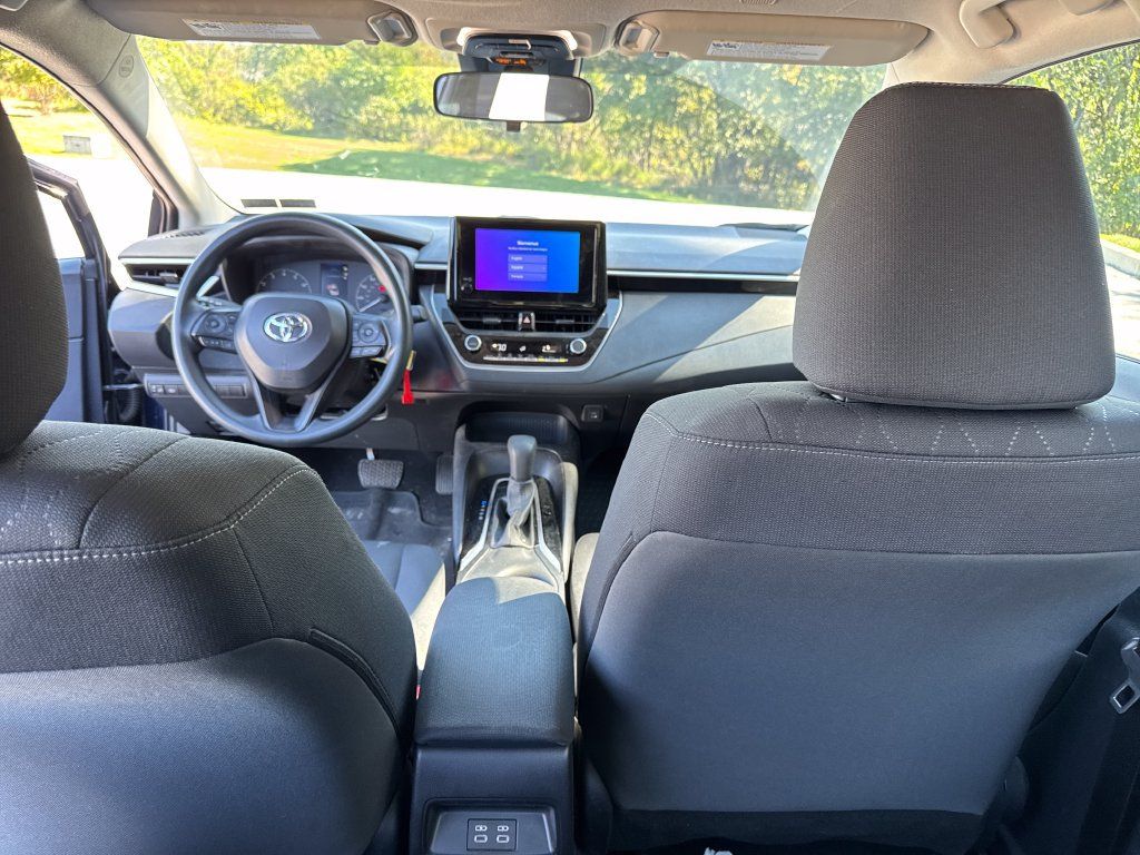 Used 2024 Toyota Corolla LE FWD image 30