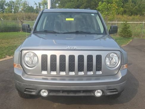 Used 2015 Jeep Patriot Latitude AWD/4WD image 3