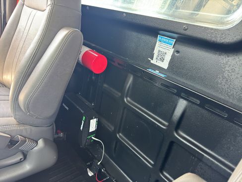 Used 2018 Chevrolet Express 2500 w/ Driver Convenience Package RWD image 23