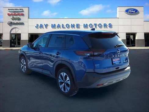 Used 2023 Nissan Rogue SV image 4