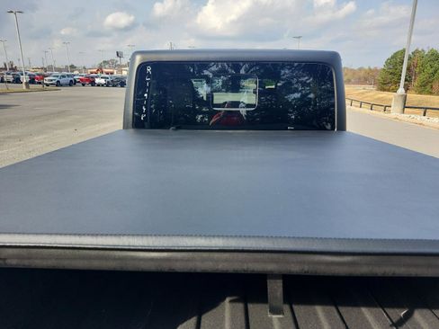 Used 2024 Jeep Gladiator Rubicon w/ Technology Group image 10