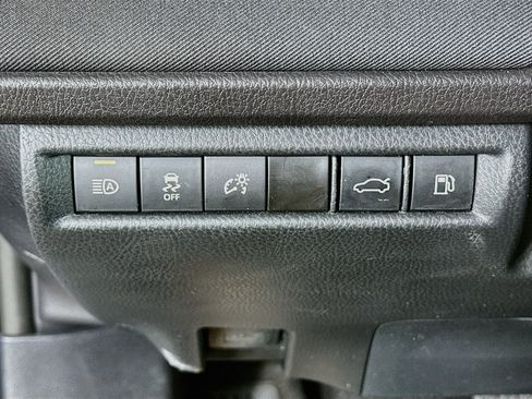 Used 2025 Toyota Camry LE FWD image 17