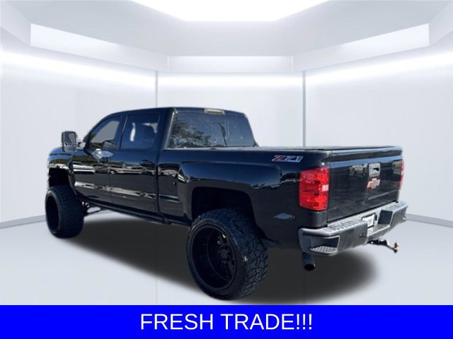 Used 2017 Chevrolet Silverado 1500 LT w/ All Star Edition AWD/4WD image 3
