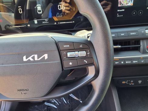 Used 2025 Kia K4 FWD image 17