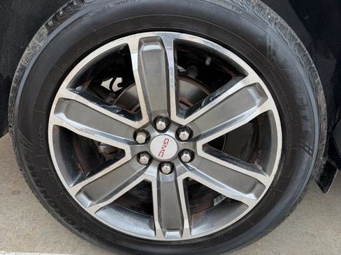 Used 2018 GMC Acadia Denali w/ Technology Package FWD image 27