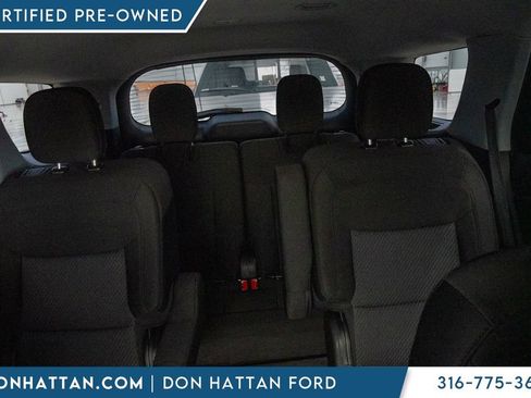 Certified 2022 Ford Explorer XLT w/ Class IV Trailer Tow Package AWD/4WD image 14