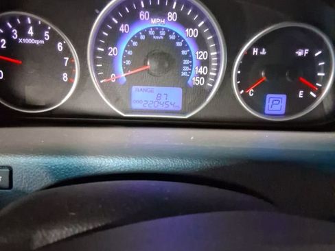 Used 2011 Hyundai Veracruz GLS image 4