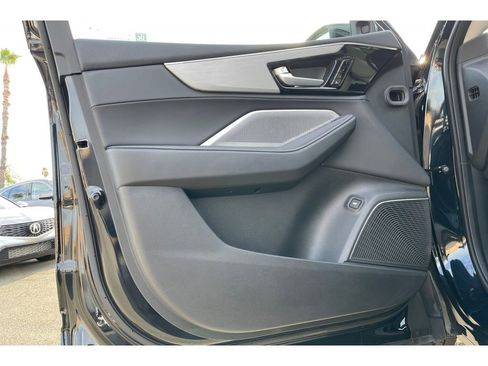 Certified 2025 Acura MDX SH-AWD w/ Technology Package image 10