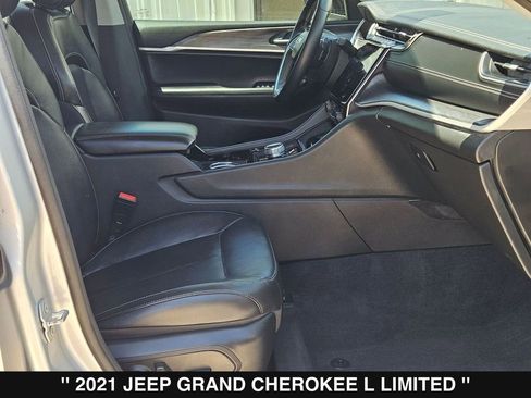 Used 2021 Jeep Grand Cherokee L Limited AWD/4WD image 31