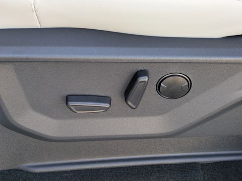 New 2025 Ford Expedition Max Platinum w/ Driver's Package image 25