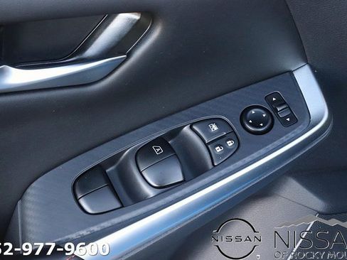 Used 2024 Nissan Sentra SR image 11