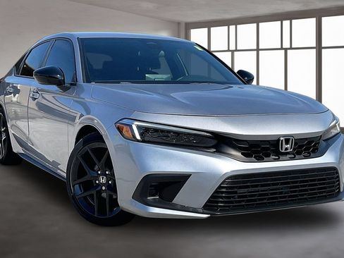 Used 2023 Honda Civic Sport image 3